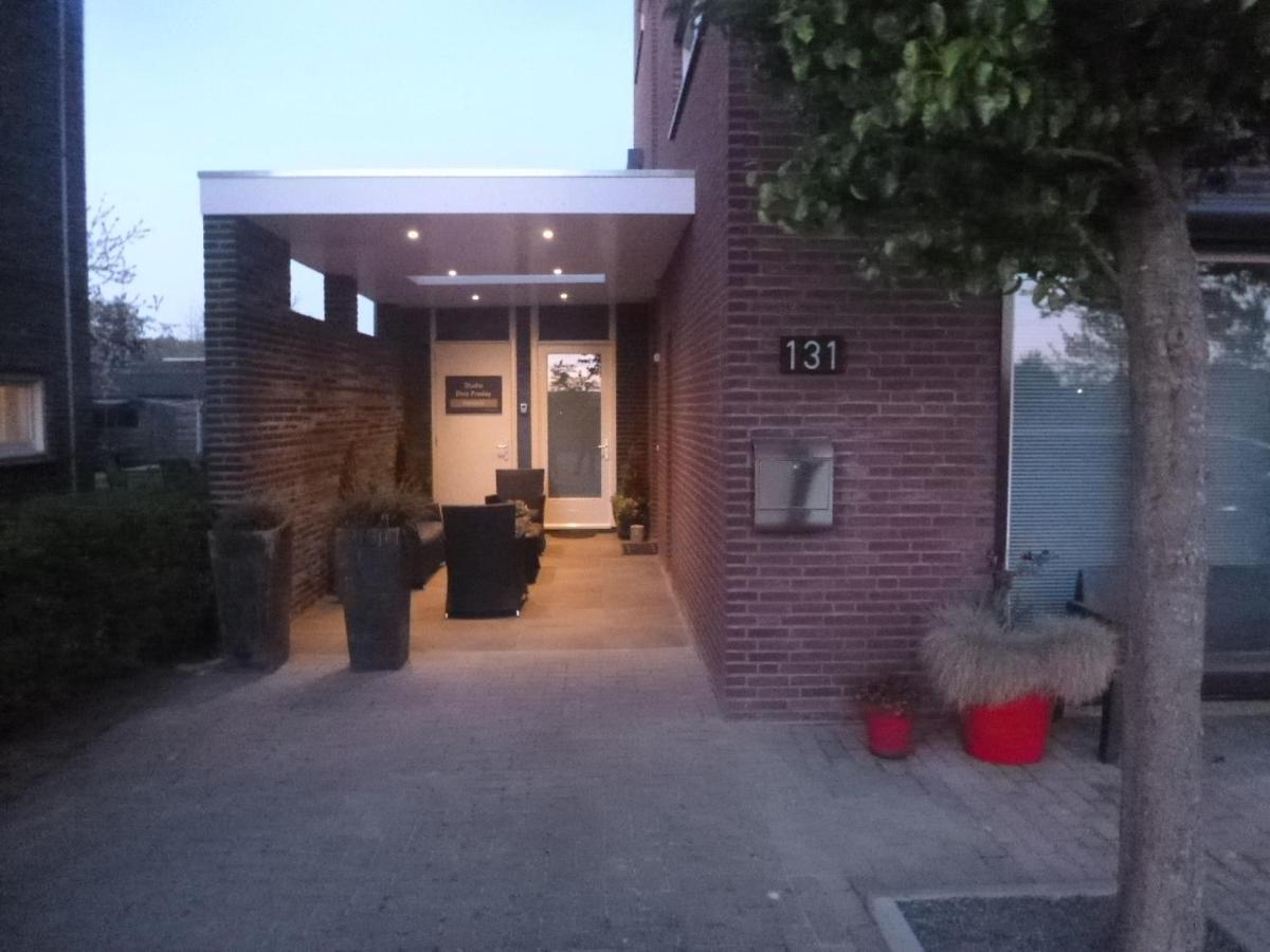 Gasthuis Elvis Presley Private With Kitchen And Airconditioning